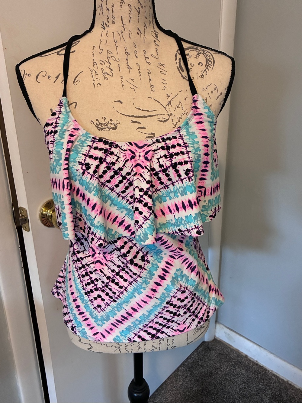 So-size large 
Colorful Aztec Print Ruffle Tankini Top - Pink & Aqua